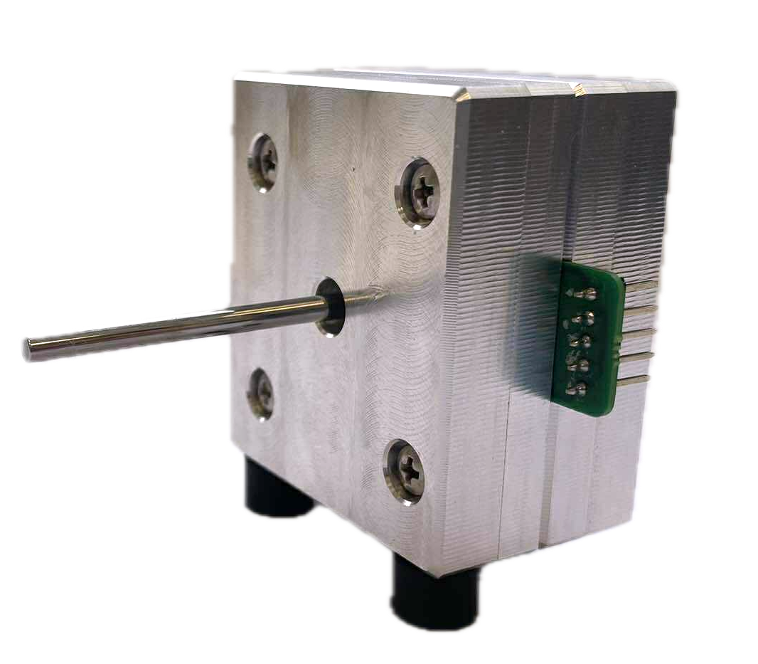 Patentovaný motor Elsymco – pohled zboku